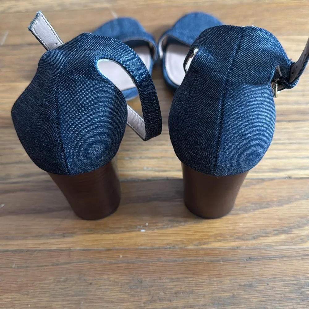 👡 Audrey Brooke Nadine denim block heel sandal. Size 8.